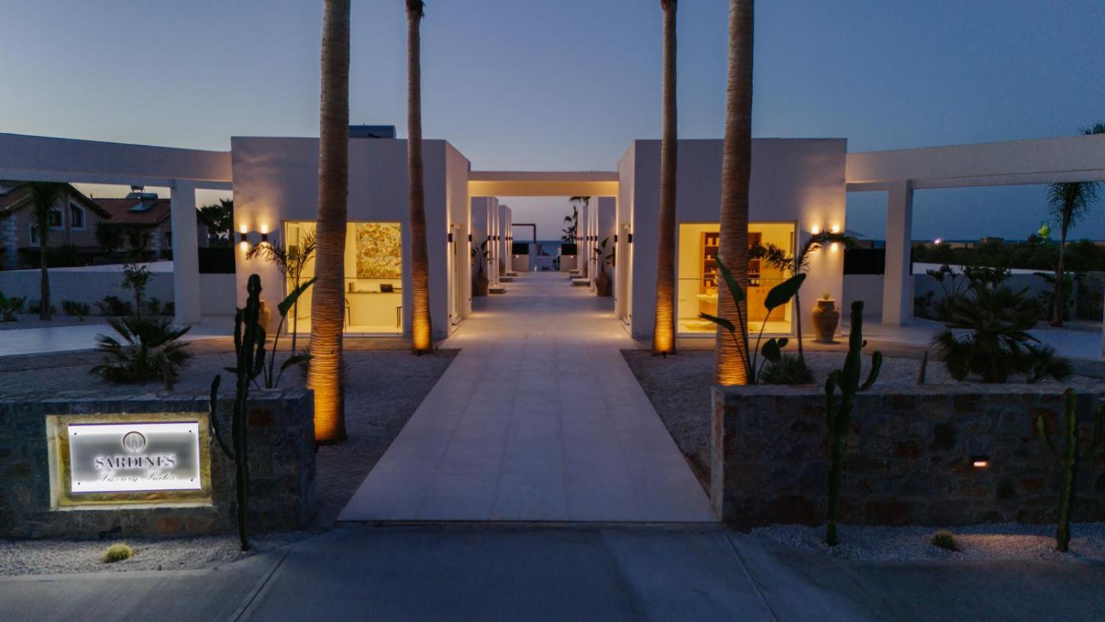 הרסוניסוס Sardines Luxury Suites מראה חיצוני תמונה